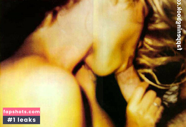 Pamela Anderson gallery photo #108