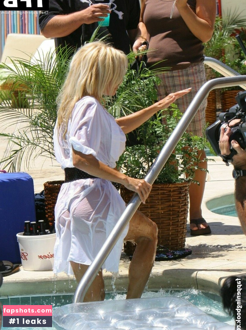 Pamela Anderson gallery photo #111