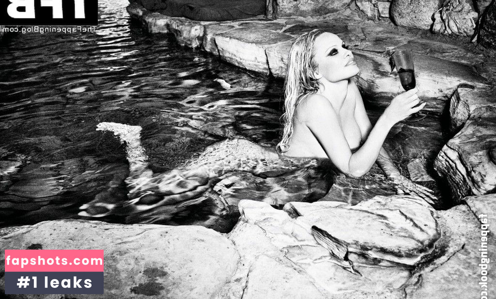 Pamela Anderson gallery photo #121
