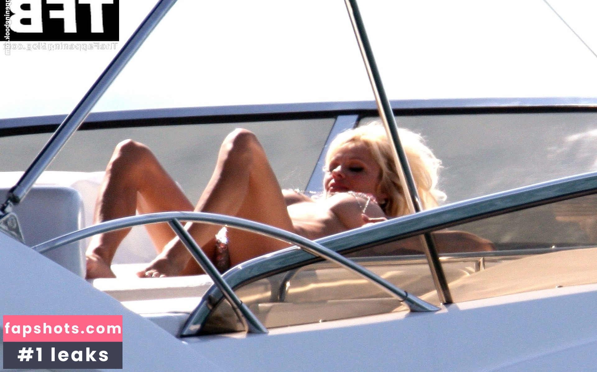 Pamela Anderson gallery photo #253