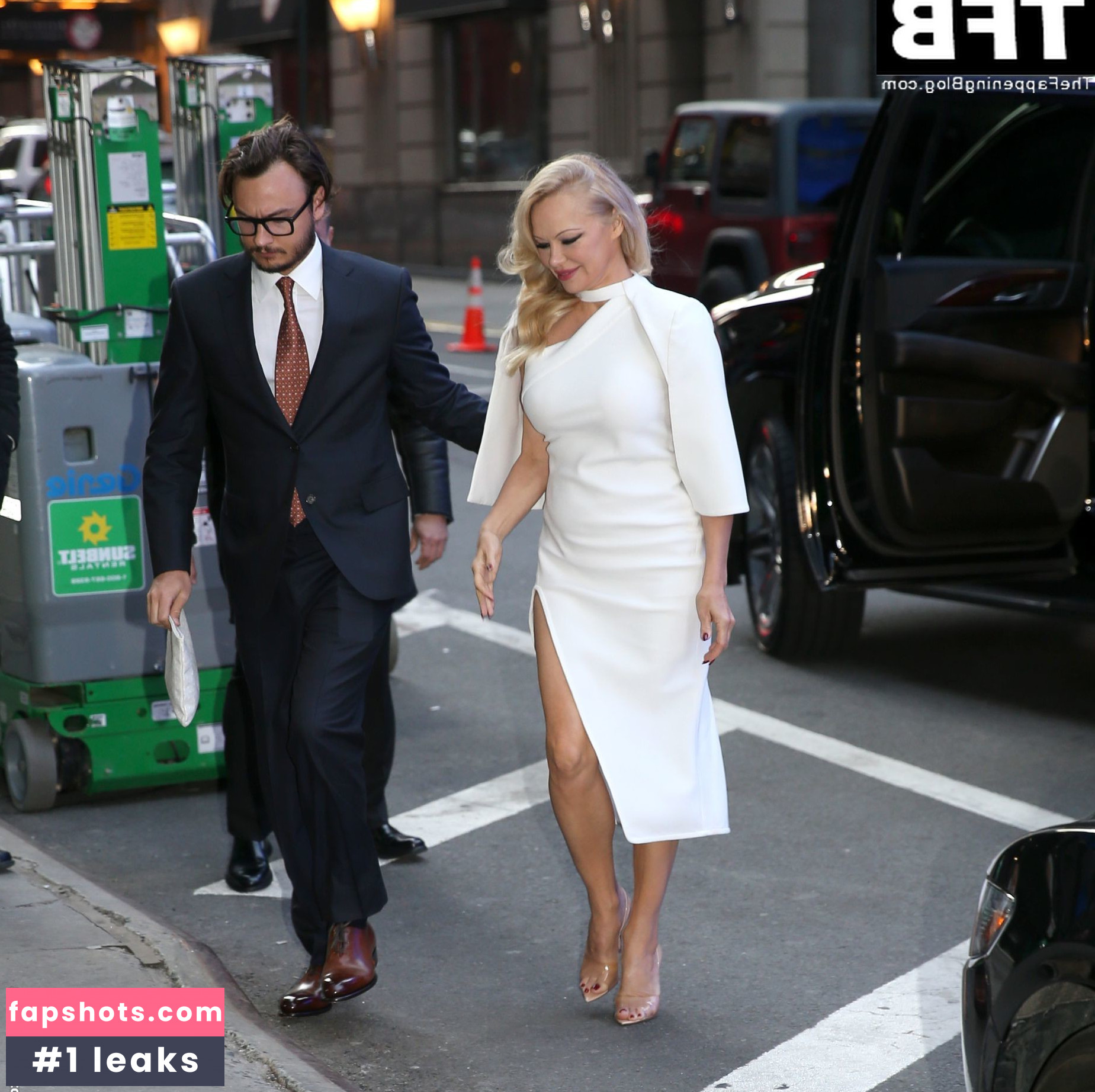 Pamela Anderson gallery photo #308