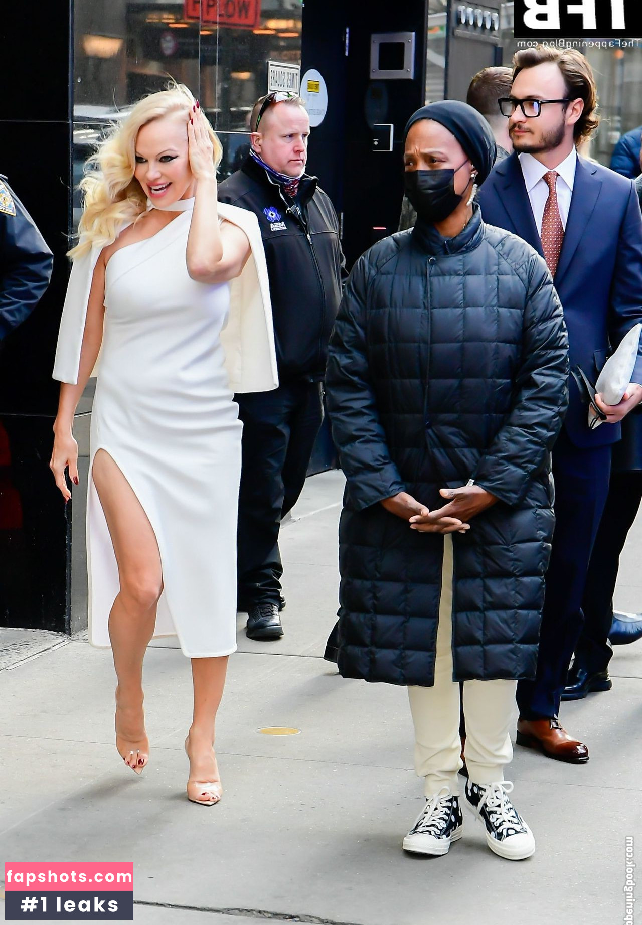 Pamela Anderson gallery photo #311