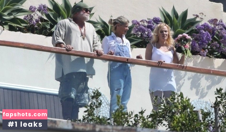 Pamela Anderson gallery photo #359