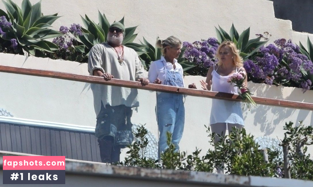 Pamela Anderson gallery photo #360