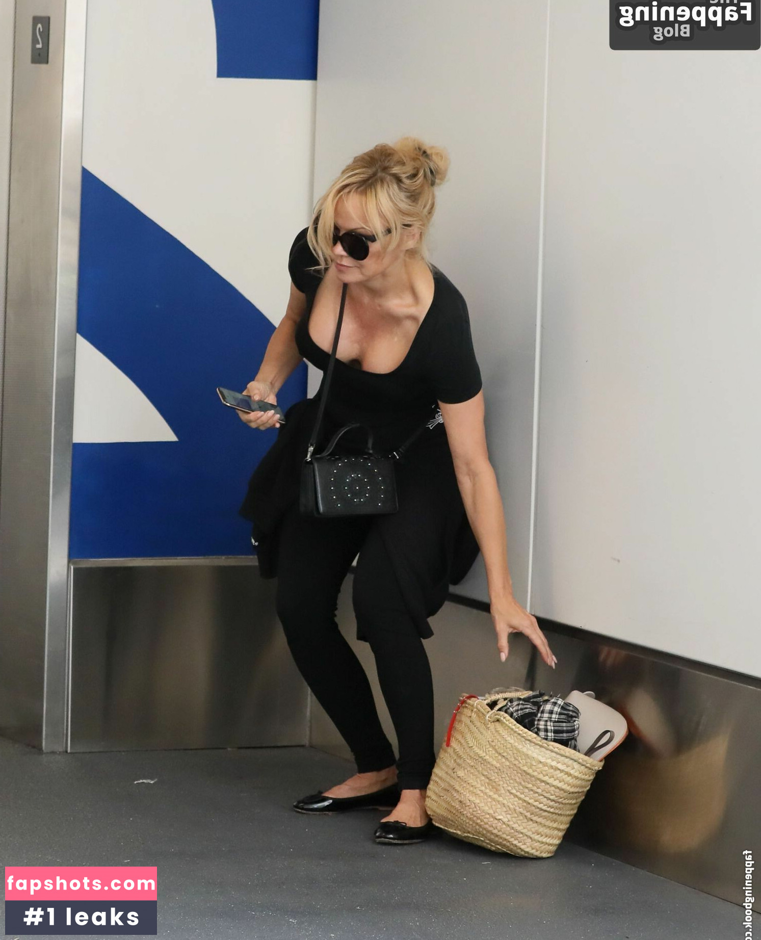 Pamela Anderson gallery photo #37