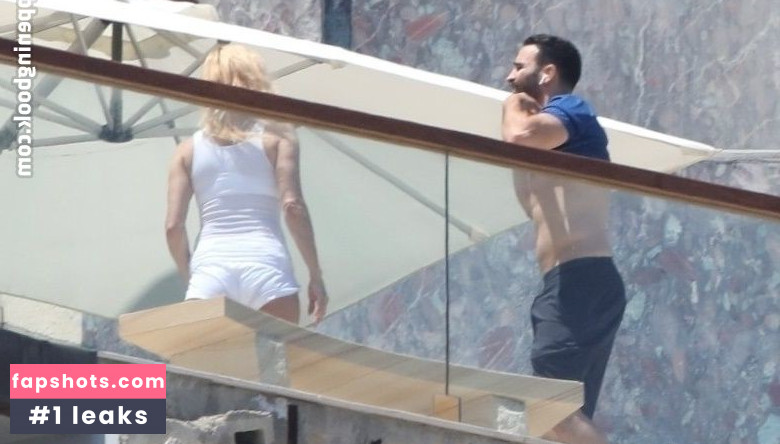 Pamela Anderson gallery photo #370