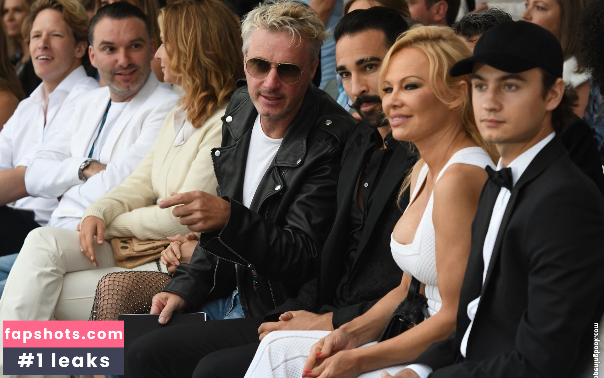 Pamela Anderson gallery photo #383