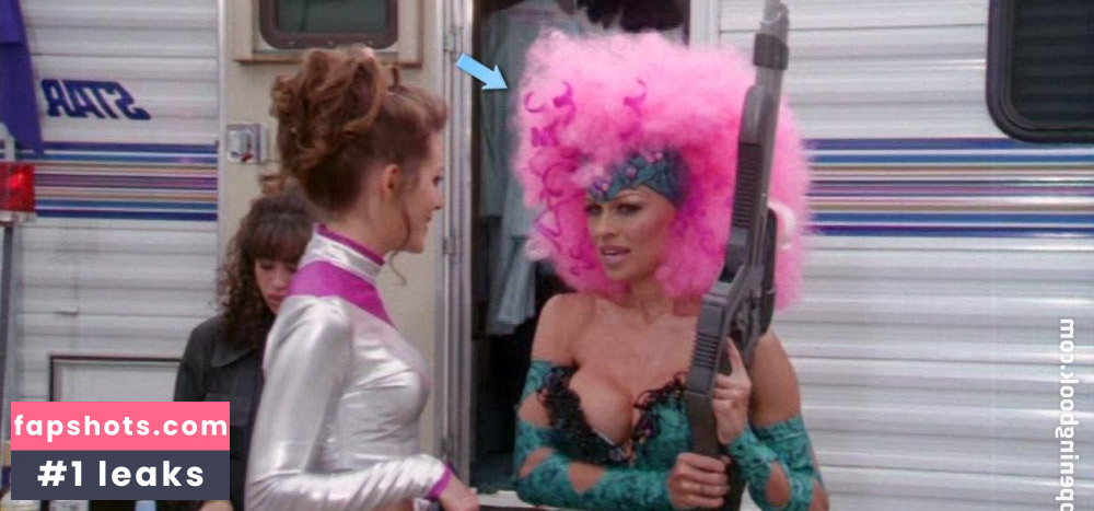 Pamela Anderson gallery photo #390