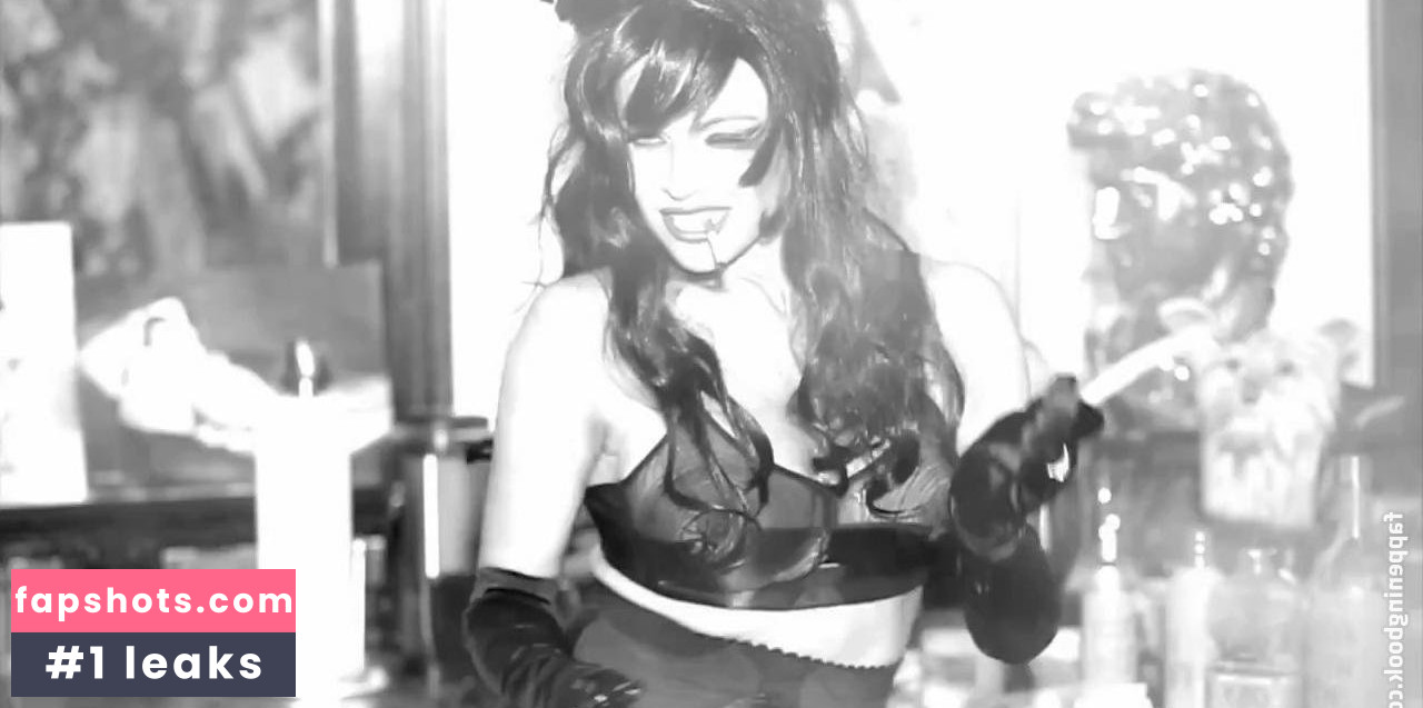 Pamela Anderson gallery photo #414