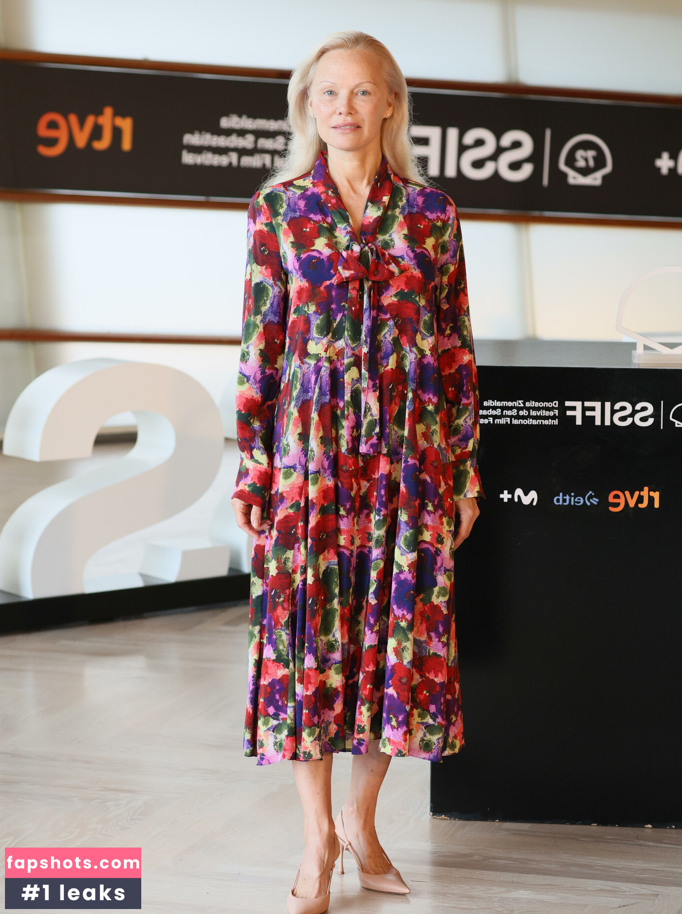 Pamela Anderson gallery photo #54