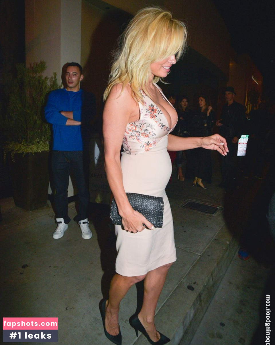 Pamela Anderson gallery photo #558