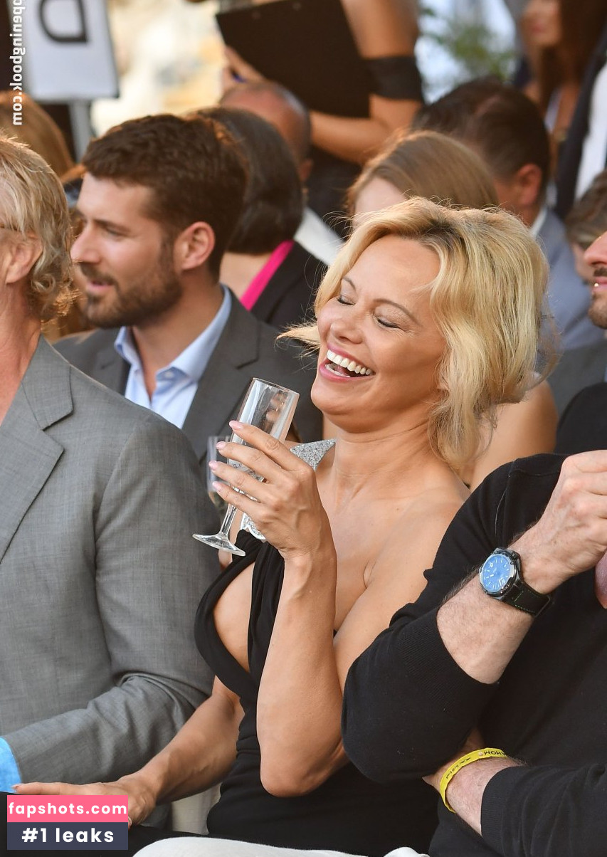 Pamela Anderson gallery photo #569