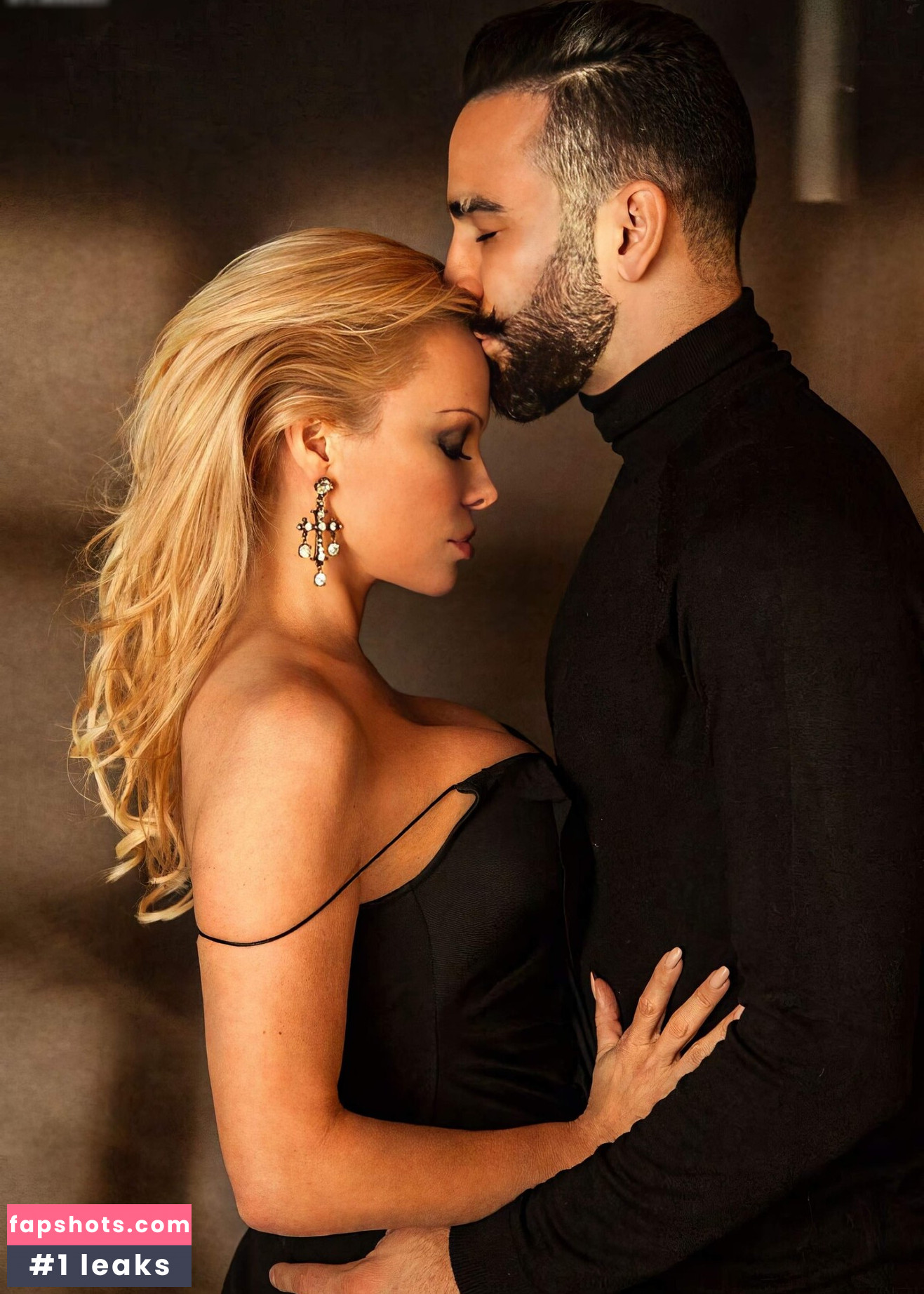 Pamela Anderson gallery photo #64