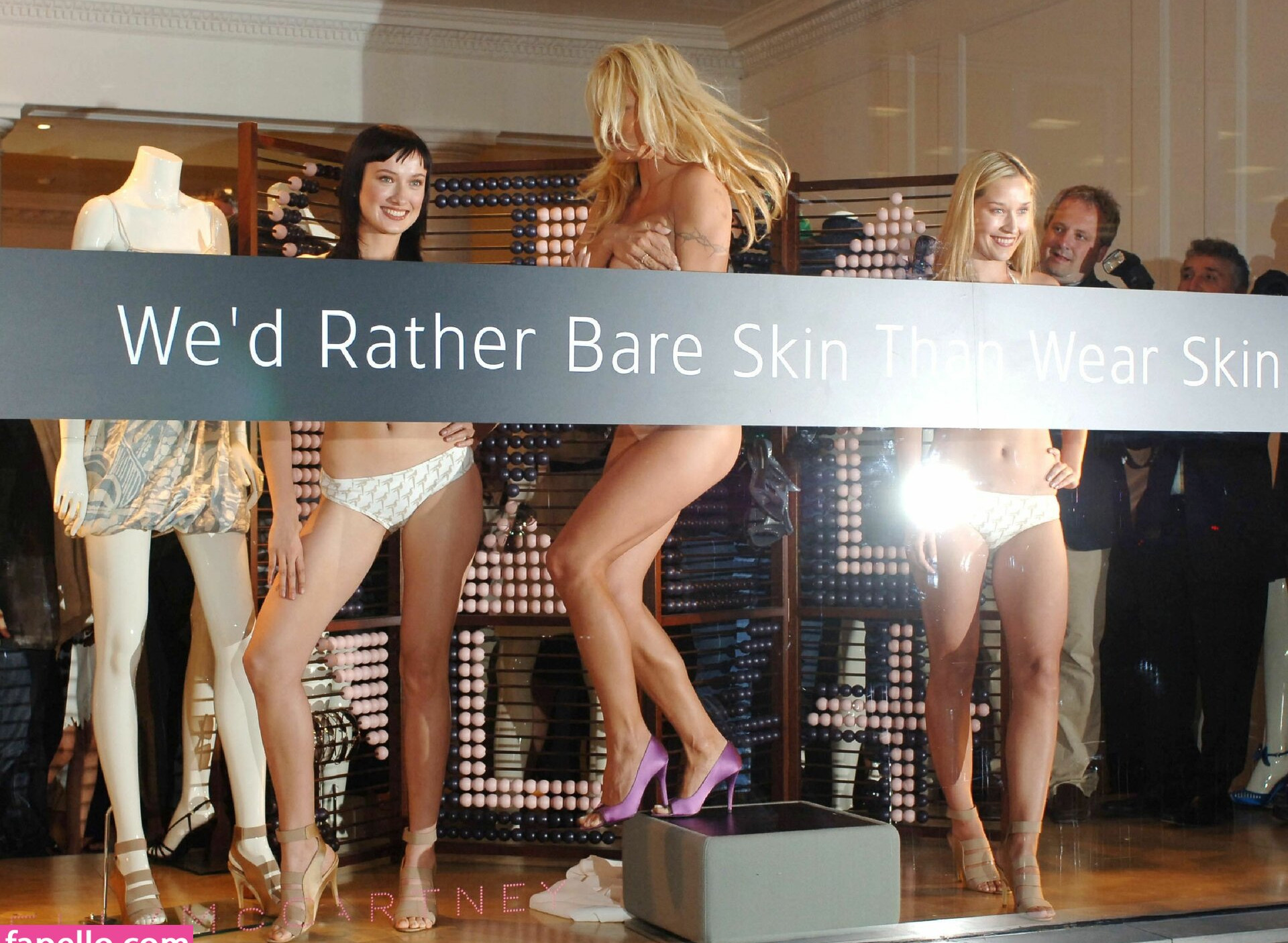 pamela-anderson gallery photo #390