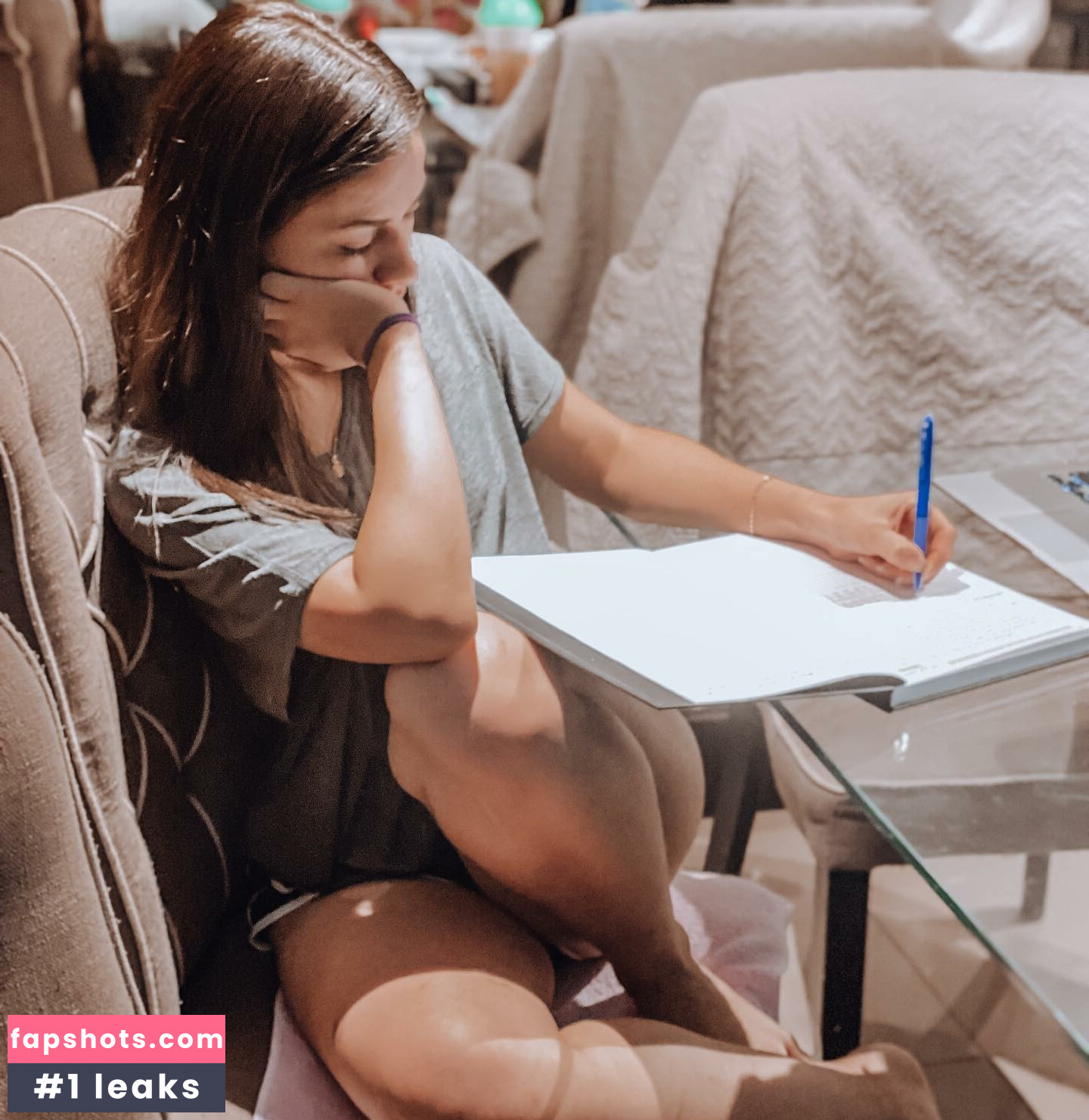 Pamela Benavente gallery photo #22