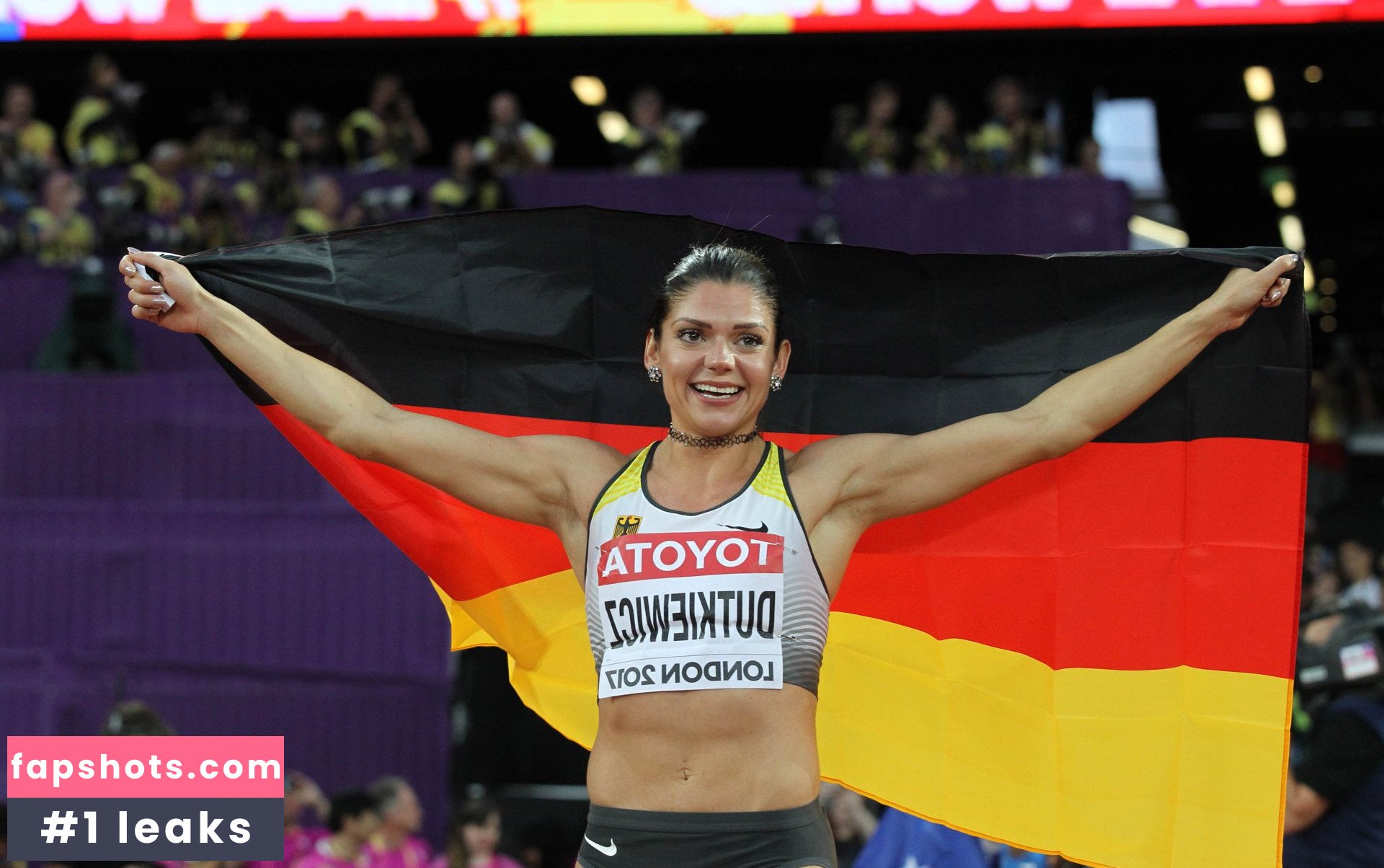 Pamela Dutkiewicz gallery photo #12