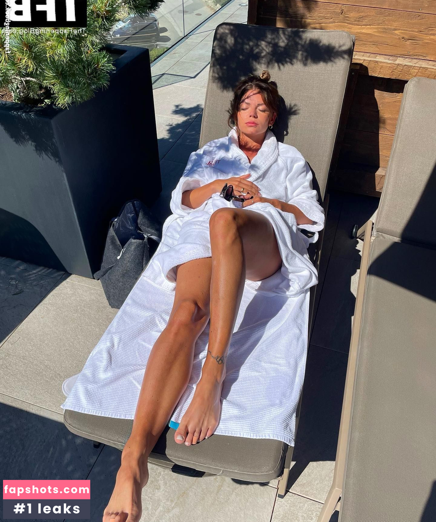 Pamela Dutkiewicz gallery photo #9