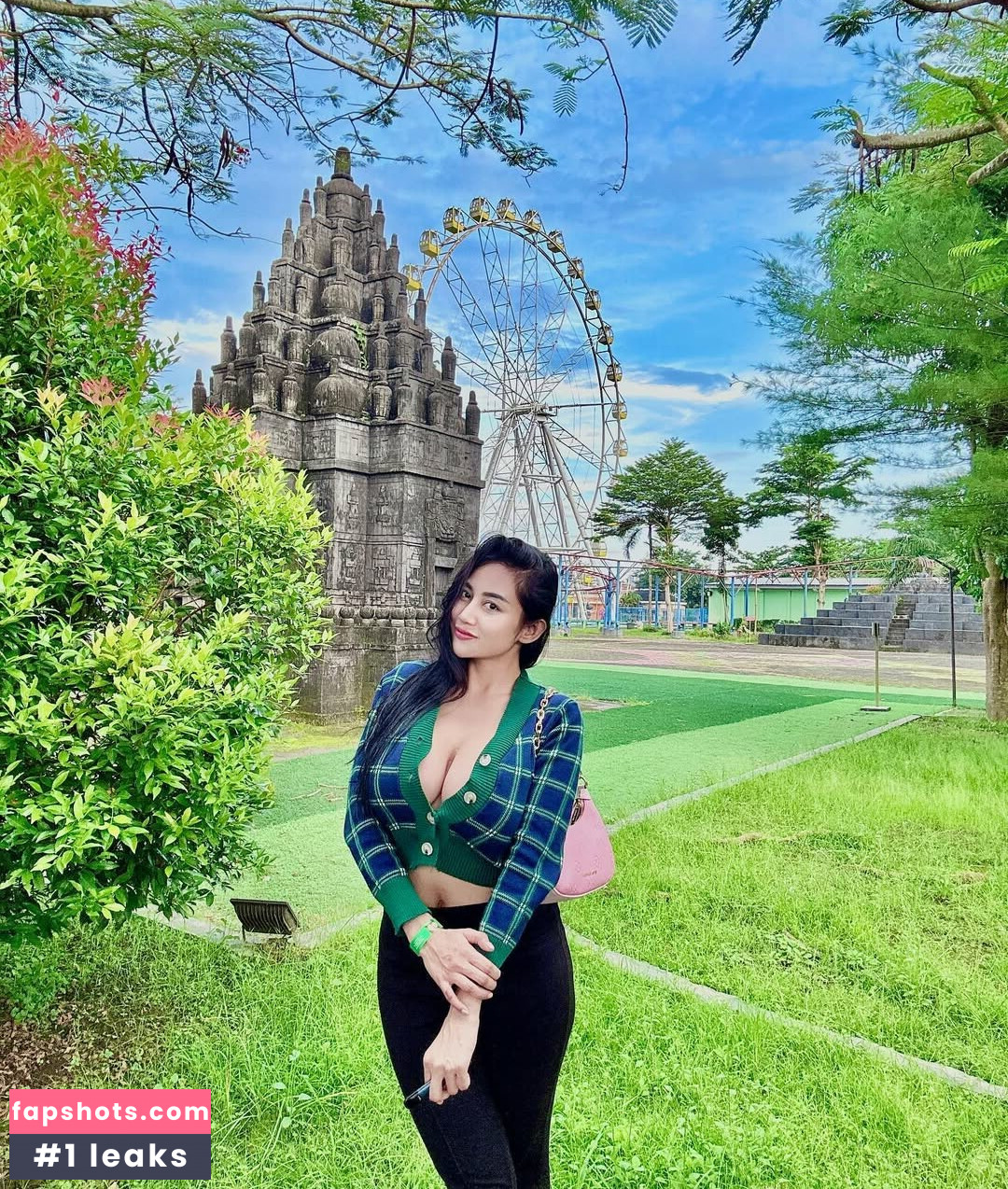 Pamela Safitri nude babe gallery