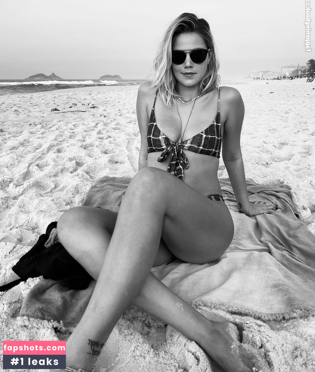 Pamela Tomé gallery photo #2