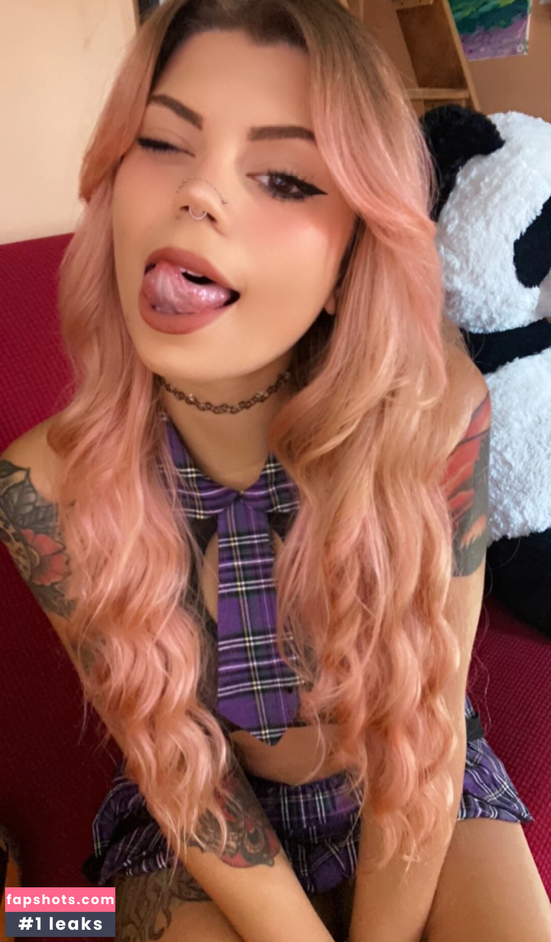 Pandahugz gallery photo #26