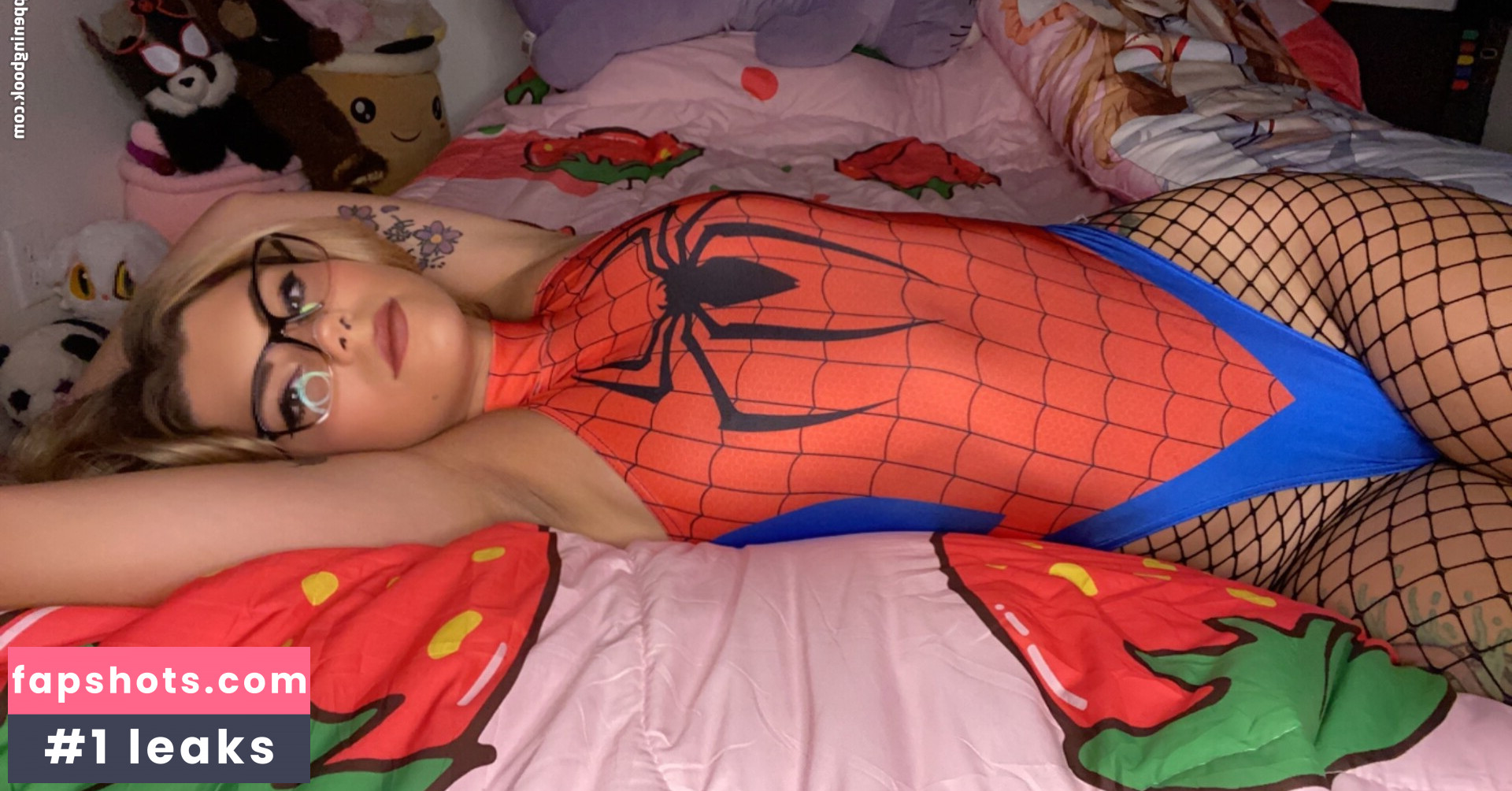 Pandahugz gallery photo #48