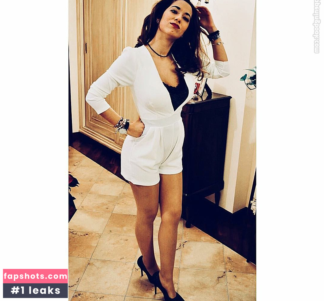 Paola Arena gallery photo #5