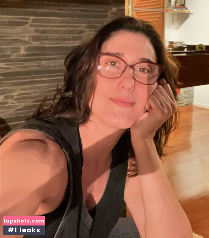 Paola Carosella nude babe gallery