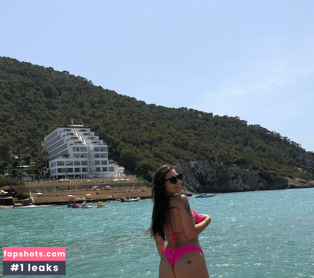 Paola Holk Nude Leaks OnlyFans Photos #6 - LeakJerk