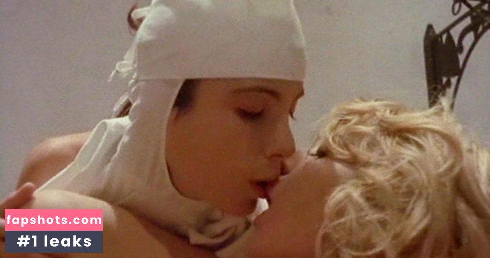 Paola Montenero gallery photo #2