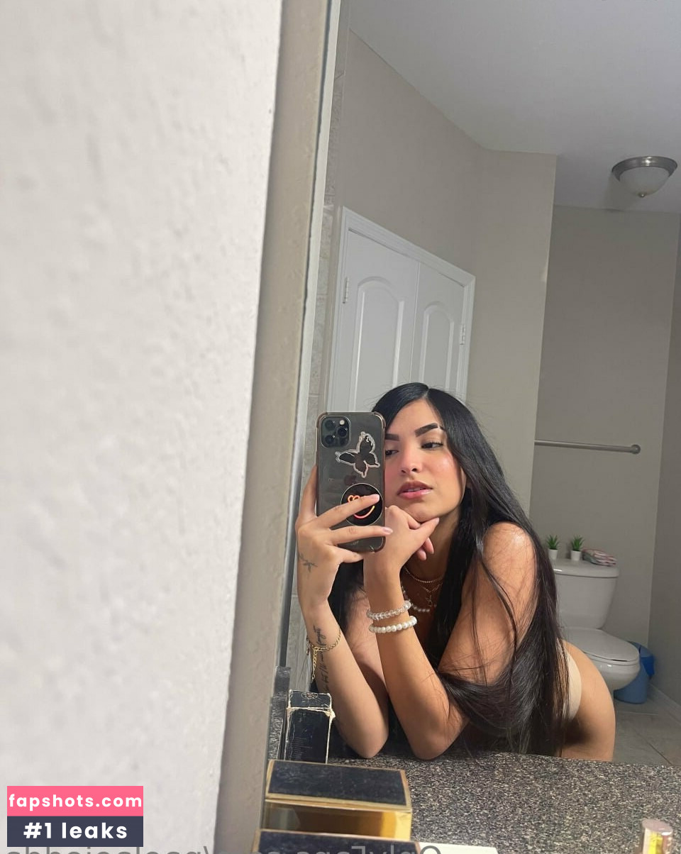 Paola Ojeda gallery photo #15