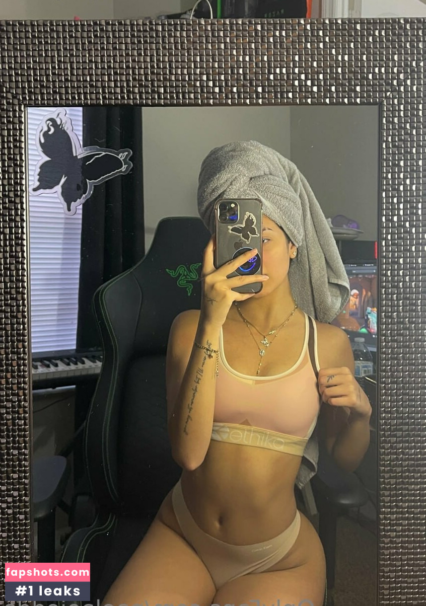 Paola Ojeda gallery photo #19