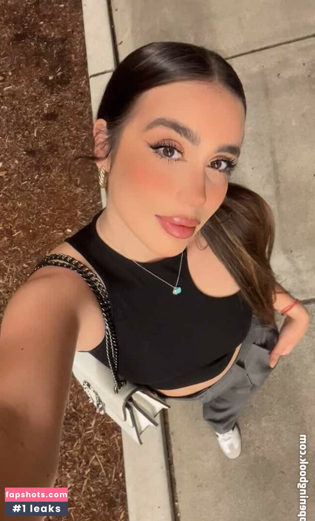 Paola Silerio gallery photo #15