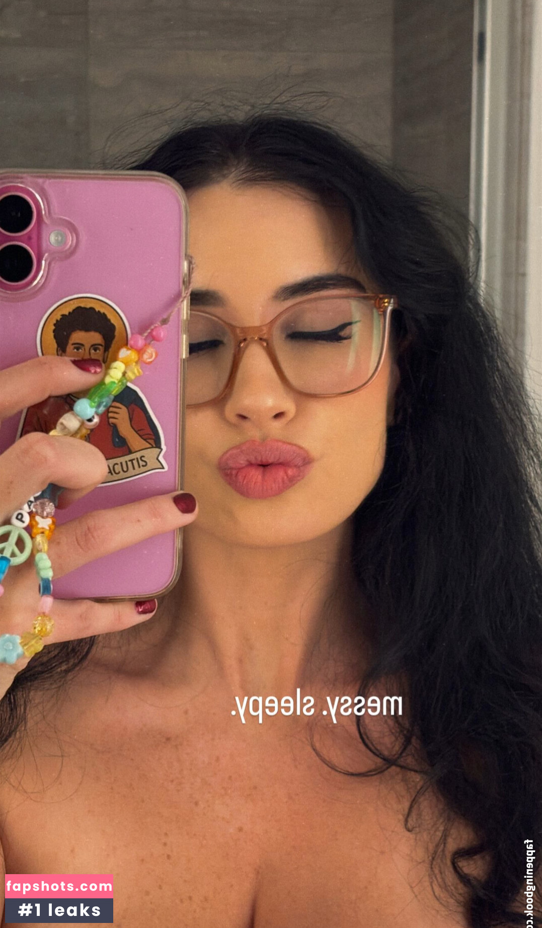 Paris Dylan gallery photo #2