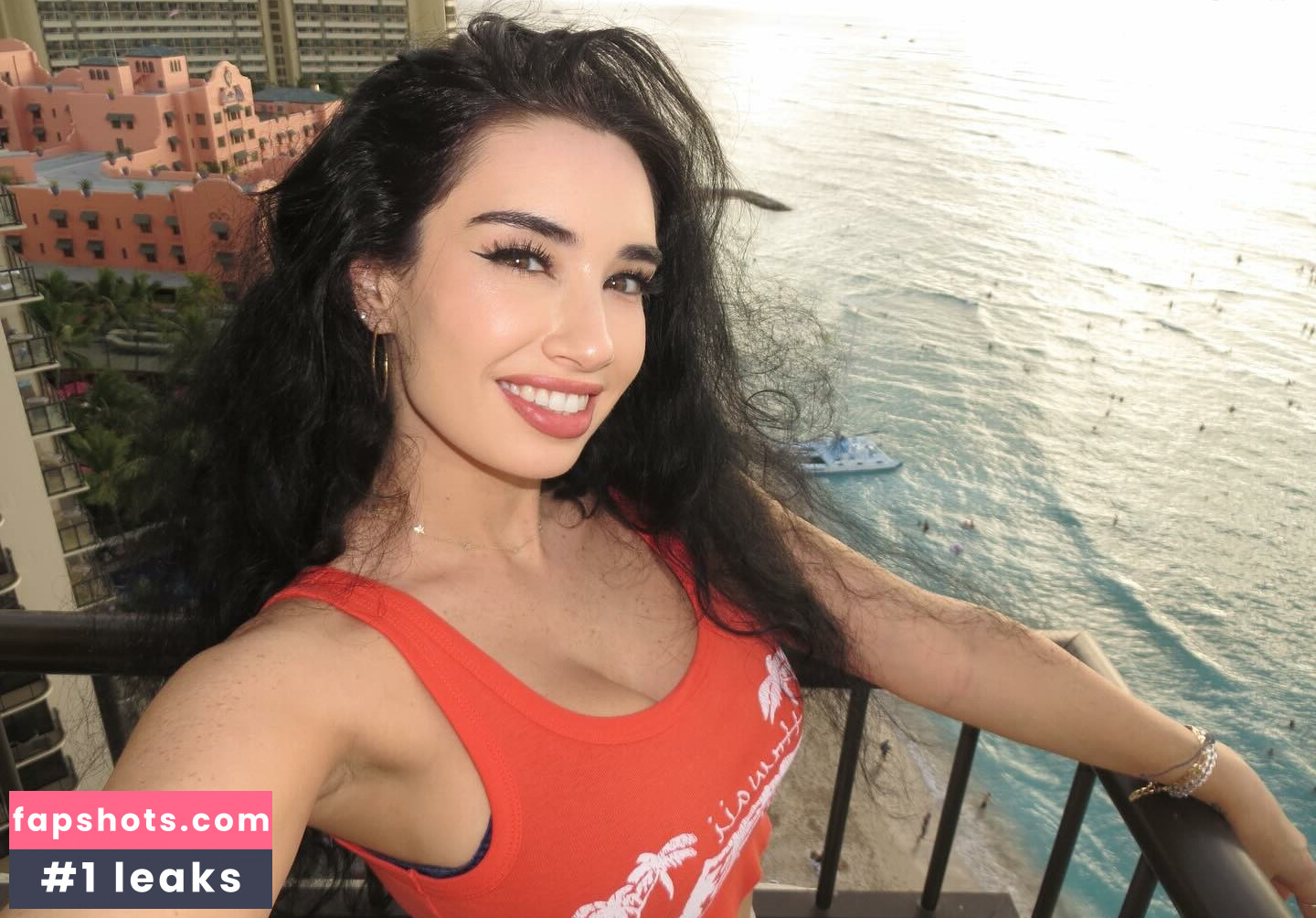 Paris Dylan gallery photo #14