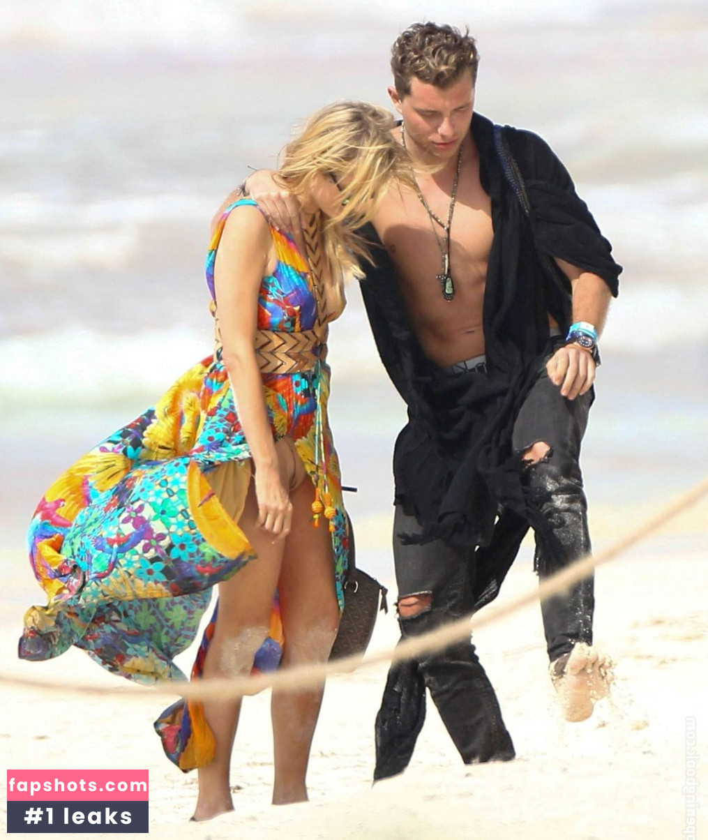 Paris Hilton gallery photo #1050