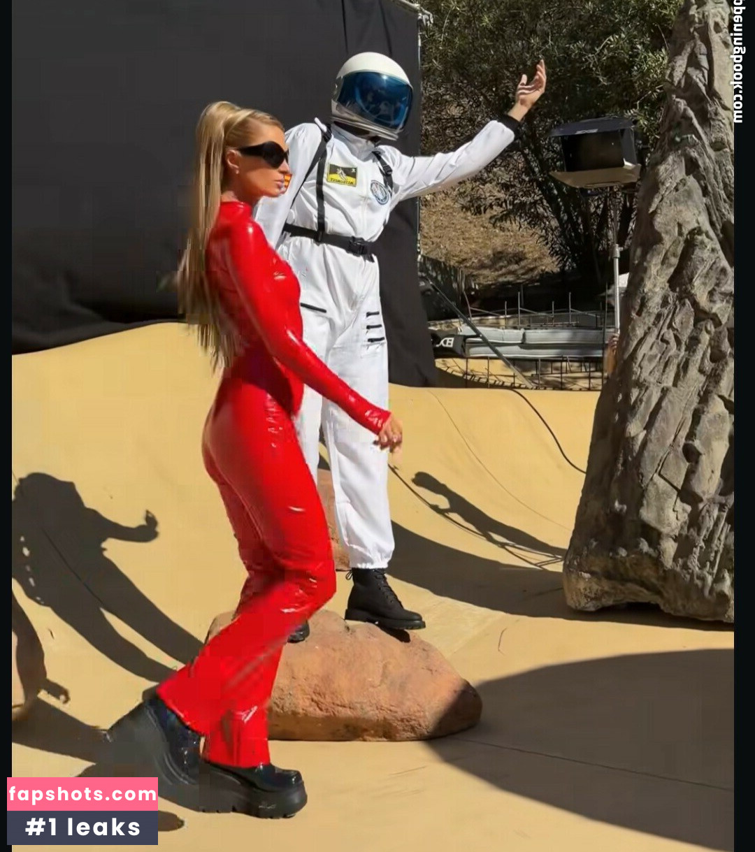 Paris Hilton gallery photo #17