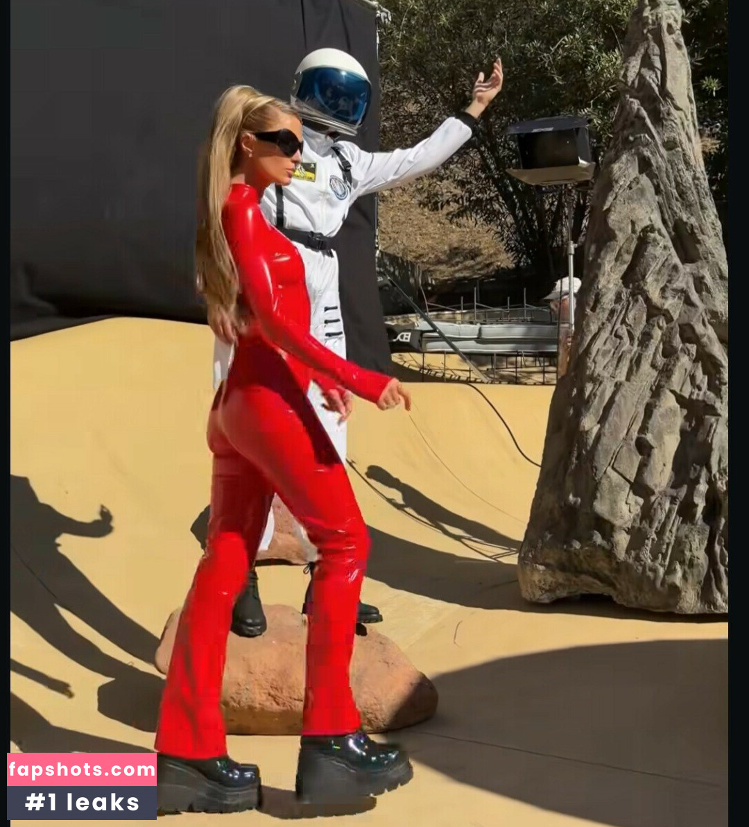 Paris Hilton gallery photo #19