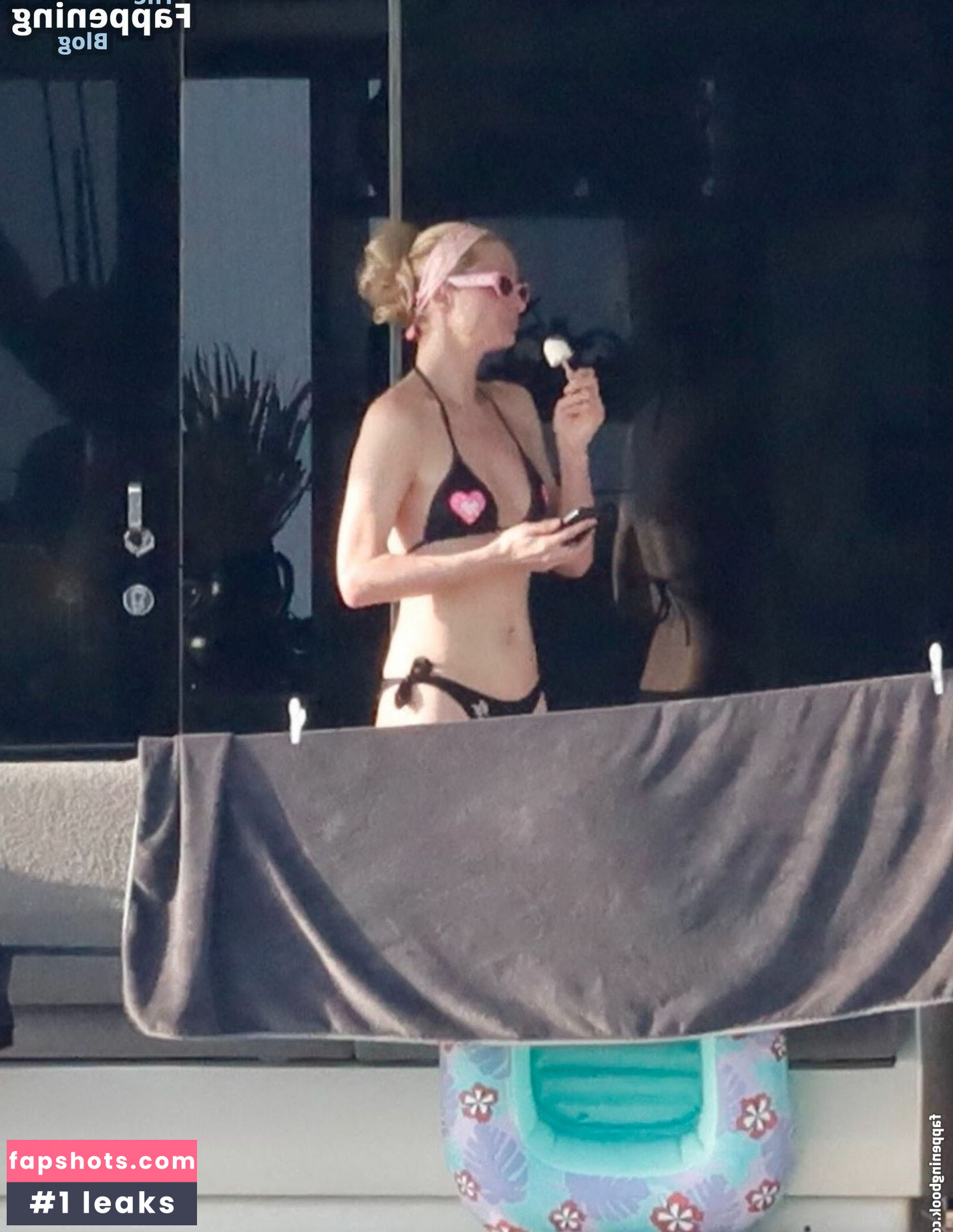 Paris Hilton gallery photo #427