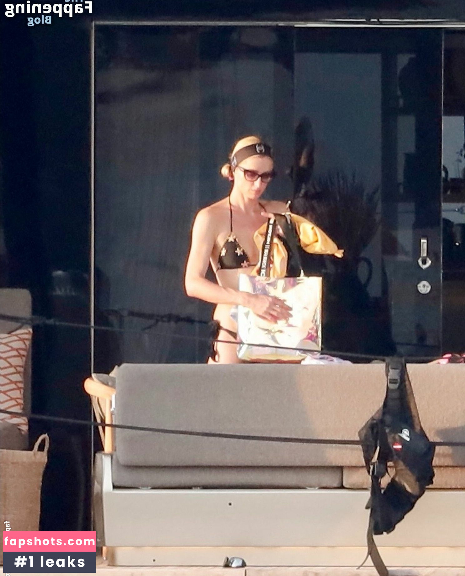 Paris Hilton gallery photo #439