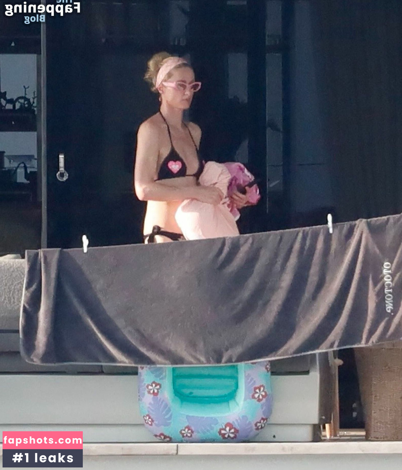 Paris Hilton gallery photo #442