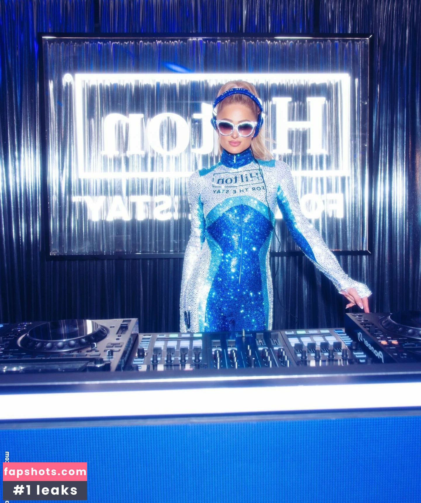 Paris Hilton gallery photo #518