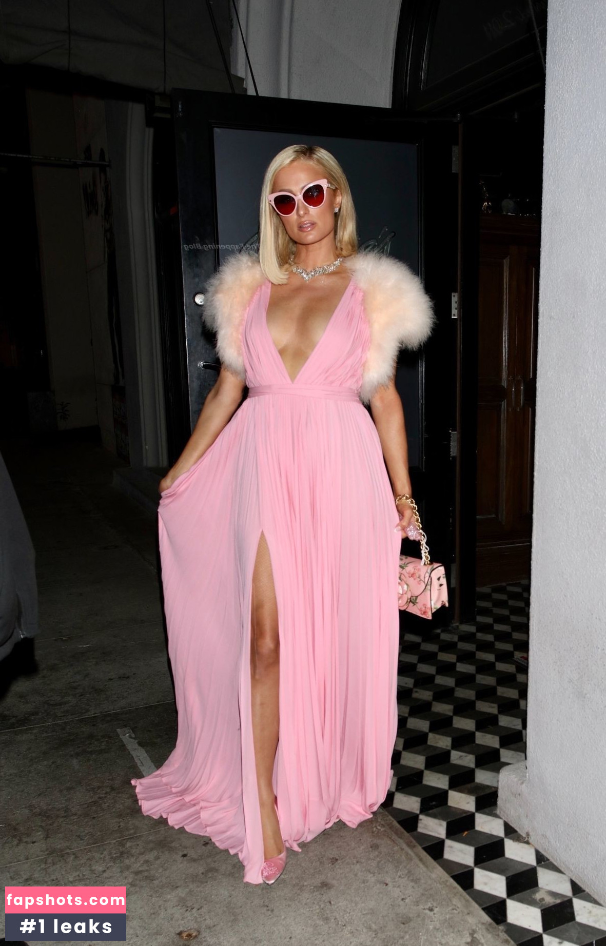 Paris Hilton gallery photo #682