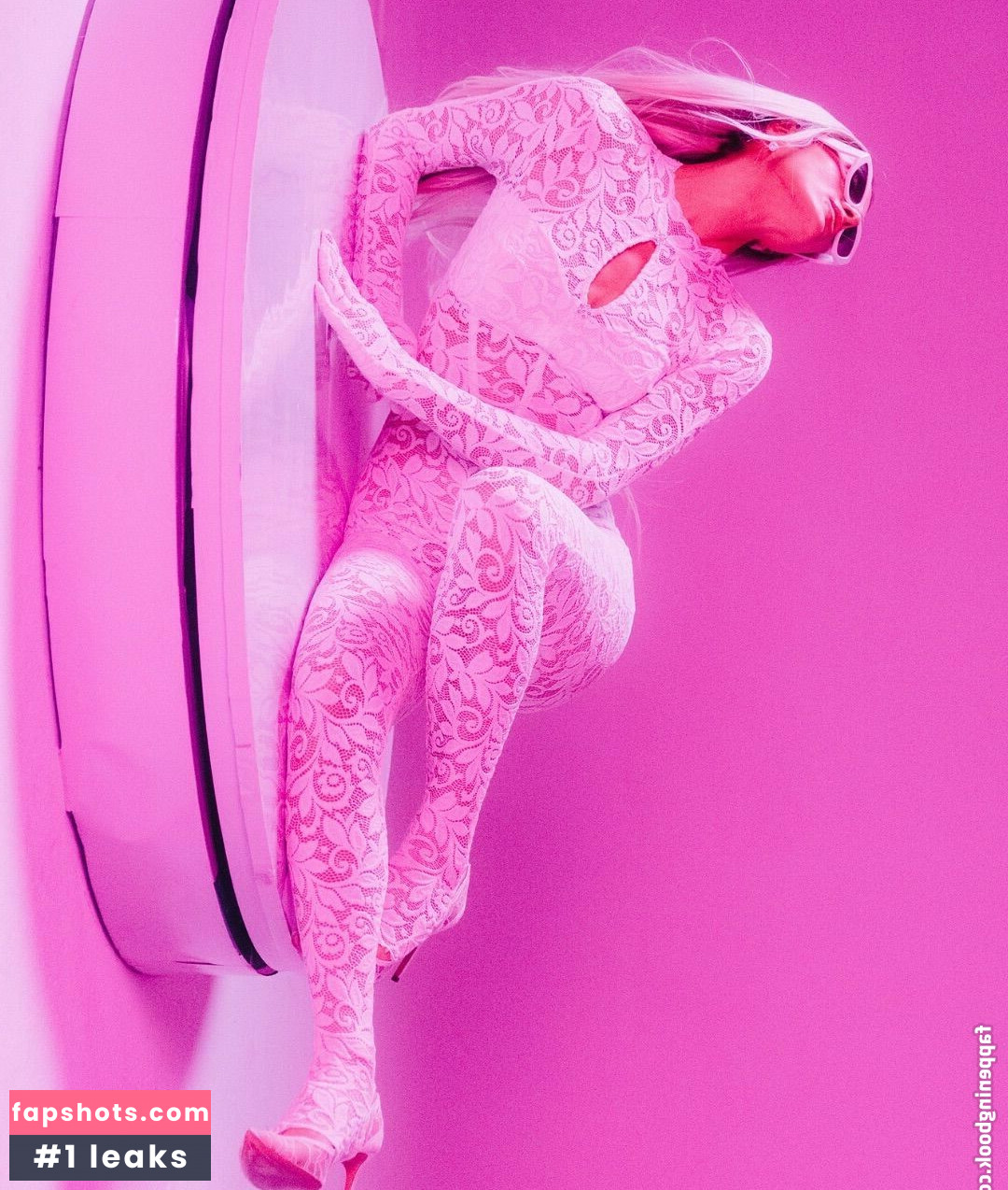 Paris Hilton gallery photo #95