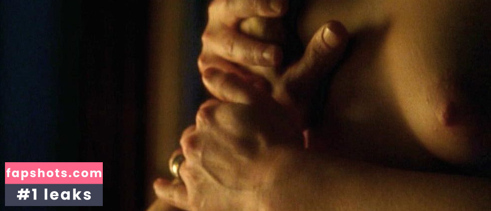 Pascale Bussières gallery photo #5