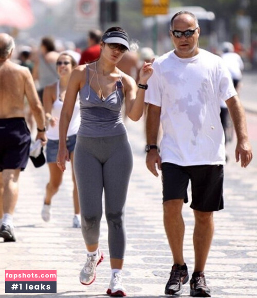 Patrícia Poeta gallery photo #15