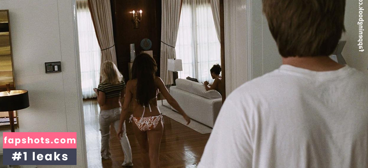 Patricia De Leon gallery photo #3