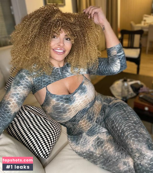 Patricia Pestana Nude Leaks OnlyFans Photos #5 - LeakJerk