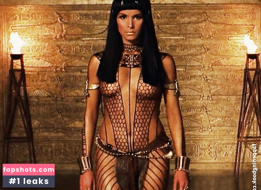 Patricia Velasquez gallery photo #25