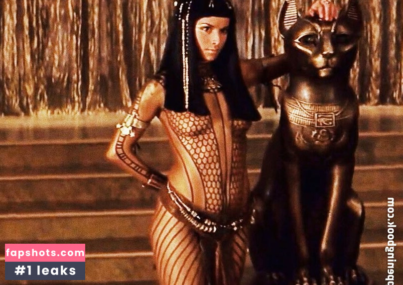 Patricia Velasquez gallery photo #32