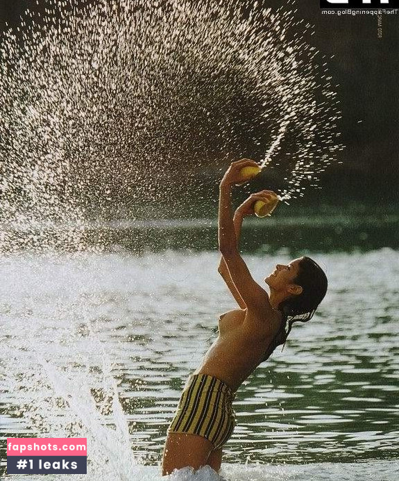 Patricia Velasquez gallery photo #41